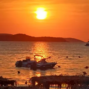 3 Ishujt , Ksamil Albanien